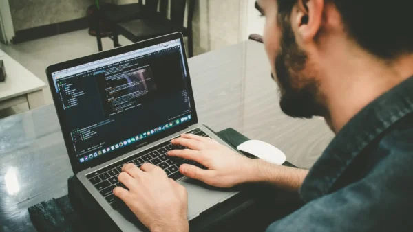 How Does Kubernetes Benefit From an SQL Operator?