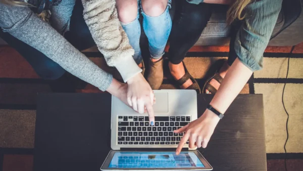 How to Build a Blogging Strategy That Grows Your Audience