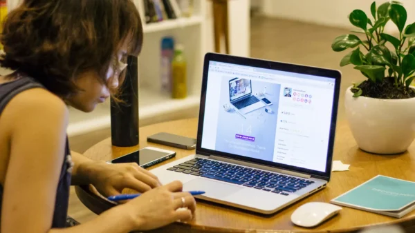 Mastering the Basics: What You Need to Know Before Starting Your Online Business