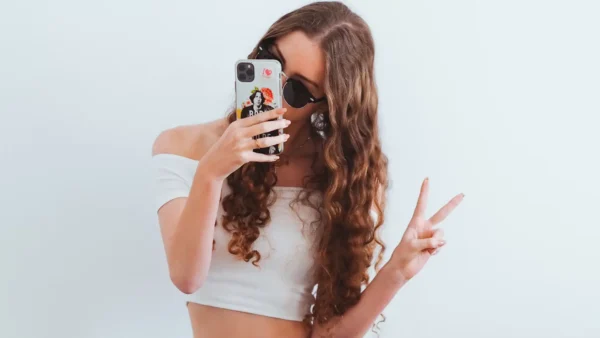 How to Build a Personal Brand Through Blogging and Vlogging